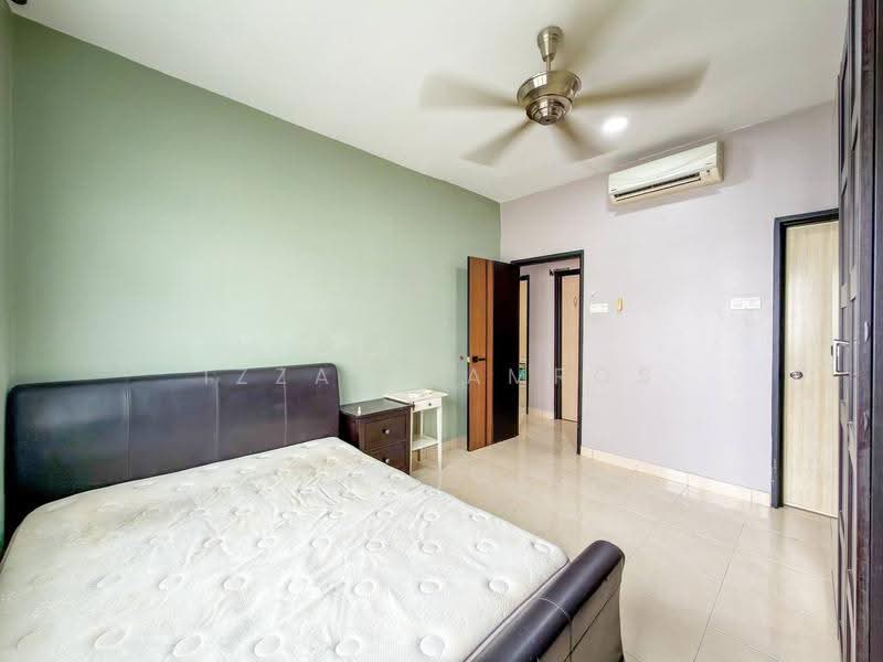 Kondominium untuk Dijual di Kristal Heights - Izzat Zamros - Bedroom - PropertyGuru.com.my