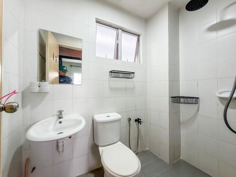 Kondominium untuk Dijual di Kristal Heights - Izzat Zamros - Bathroom - PropertyGuru.com.my