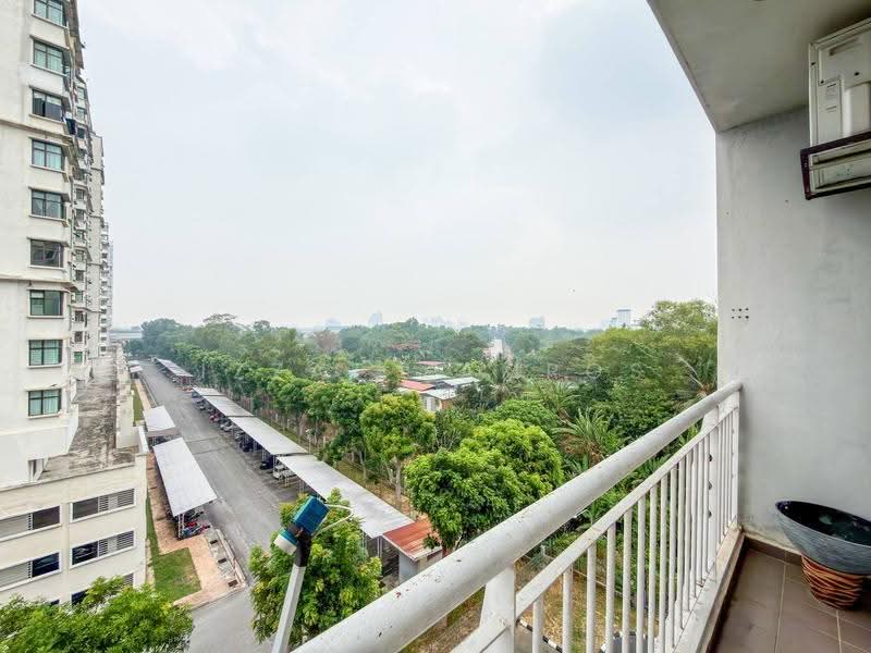 Kondominium untuk Dijual di Kristal Heights - Izzat Zamros - Balcony - PropertyGuru.com.my