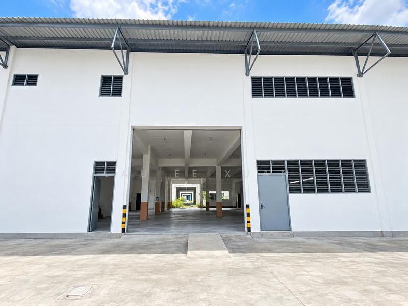 Commercial Bungalow for Rent in Bukit Pasir (Batu Pahat) - Lau Ee Xuan - Exterior - PropertyGuru.com.my
