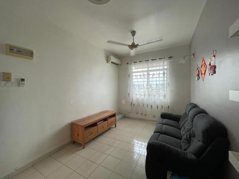 Pangsapuri untuk Disewa di Irama Villa - Kaze Kang - Living Room - PropertyGuru.com.my