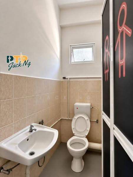 Shop / Office untuk Disewa di Raja Uda (Butterworth) - Jack Ng - Bathroom - PropertyGuru.com.my