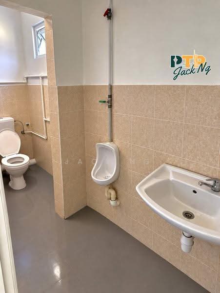 Shop / Office untuk Disewa di Raja Uda (Butterworth) - Jack Ng - Bathroom - PropertyGuru.com.my
