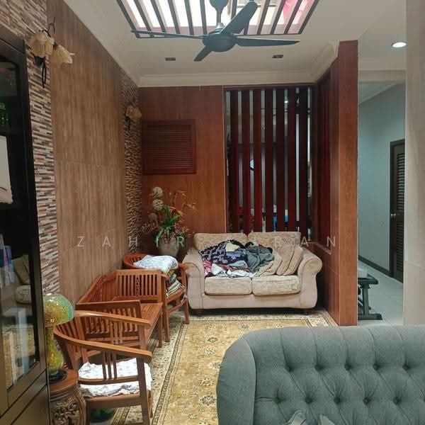 Terraced House for Sale in Bukit Jelutong (Shah Alam) - Zahir Ajran - Living Room - PropertyGuru.com.my