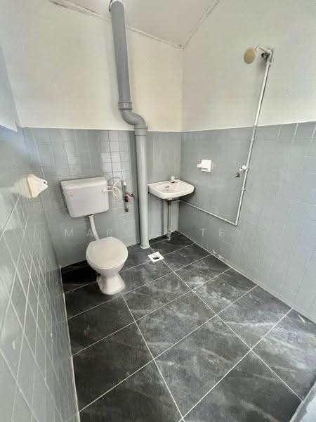 2-storey Terraced House for Sale in Taman Kota Jaya (Kota Tinggi) - Marcus Tey - Bathroom - PropertyGuru.com.my