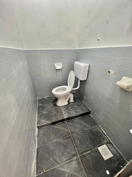 2-storey Terraced House for Sale in Taman Kota Jaya (Kota Tinggi) - Marcus Tey - Bathroom - PropertyGuru.com.my