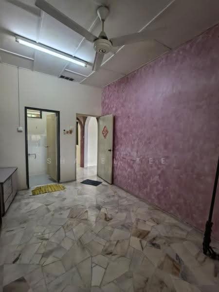 1-storey Terraced House for Sale in Taman Gunung Lambak (Kluang) - Shanel Tee - Interior - PropertyGuru.com.my