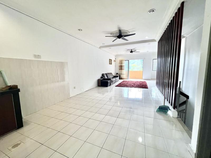 Rumah Teres 3-Tingkat untuk Dijual di Taman Selayang Mulia (Selayang) - Shafiq Amerudin - Living Room - PropertyGuru.com.my