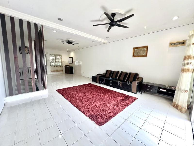 Rumah Teres 3-Tingkat untuk Dijual di Taman Selayang Mulia (Selayang) - Shafiq Amerudin - Living Room - PropertyGuru.com.my