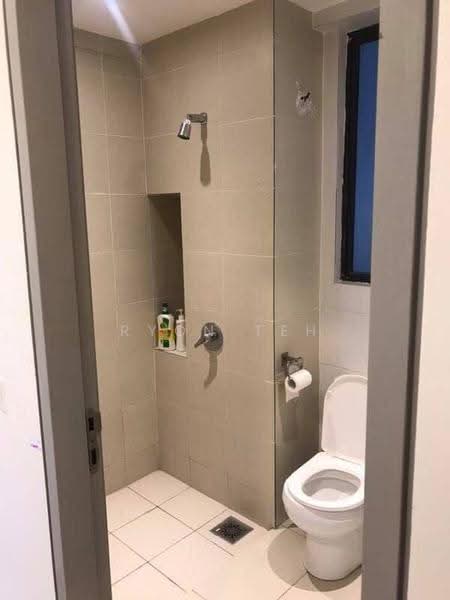 Service Residence for Sale at Residences @ 1 Tebrau - Ryon Teh - Bathroom - PropertyGuru.com.my