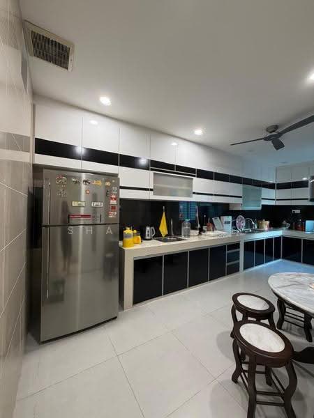Rumah Kluster untuk Dijual di Taman Kempas Indah (Tebrau) - Shanel Tee - Kitchen - PropertyGuru.com.my