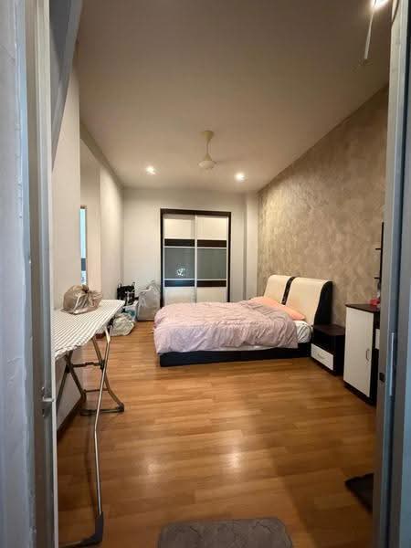 Rumah Kluster untuk Dijual di Taman Kempas Indah (Tebrau) - Shanel Tee - Bedroom - PropertyGuru.com.my