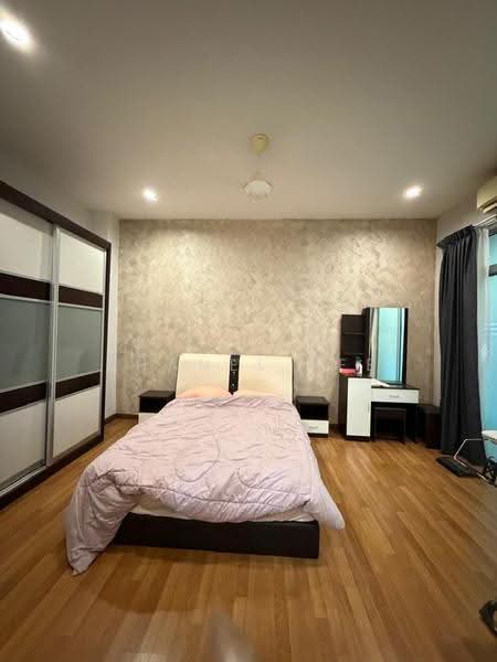 Cluster House for Rent in Taman Kempas Indah (Tebrau) - Shanel Tee - Bedroom - PropertyGuru.com.my