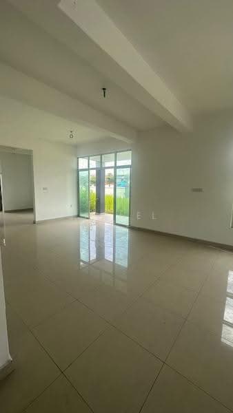 Rumah Teres 2-Tingkat untuk Dijual di Taman Sri Kluang (Kluang) - Shanel Tee - Living Room - PropertyGuru.com.my