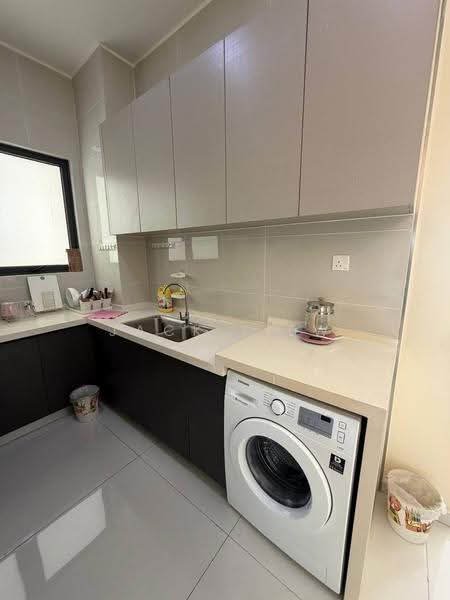 Condominium for Sale at Amberside @ Country Garden Danga Bay - Jack Liew - Kitchen - PropertyGuru.com.my