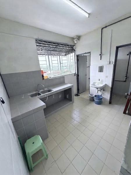 Pangsapuri untuk Disewa di Pangsapuri Rimba Jaya - Jennifer Lai - Kitchen - PropertyGuru.com.my