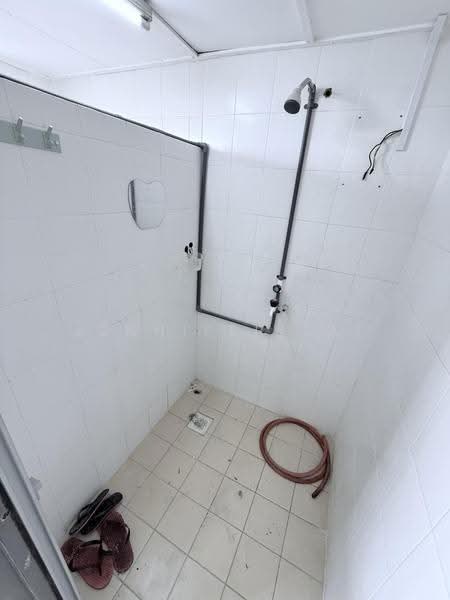 Pangsapuri untuk Disewa di Pangsapuri Rimba Jaya - Jennifer Lai - Bathroom - PropertyGuru.com.my