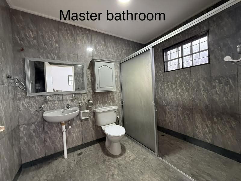 Semi-Detached House for Sale in Taman Kingfisher (Kota Kinabalu) - Ah Eng Tan - Bathroom - PropertyGuru.com.my