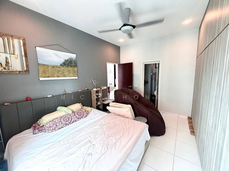 Kediaman Servis untuk Dijual di Sky Oasis Residence (Pangsapuri Oasis 1) - Nico Chong - Bedroom - PropertyGuru.com.my
