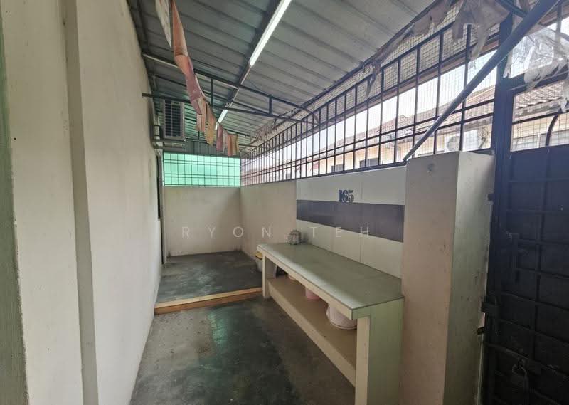 Rumah Teres 1-Tingkat untuk Dijual di Taman Puteri Wangsa (Ulu Tiram) - Ryon Teh - Exterior - PropertyGuru.com.my