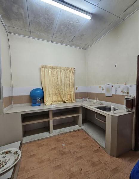 Rumah Teres 1-Tingkat untuk Dijual di Taman Puteri Wangsa (Ulu Tiram) - Ryon Teh - Kitchen - PropertyGuru.com.my