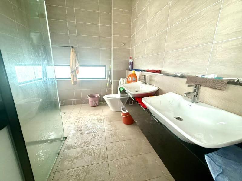 Semi-Detached House for Sale in Ulu Tiram (Johor) - Desmond Lim - Bathroom - PropertyGuru.com.my