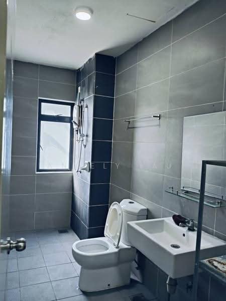 Kediaman Servis untuk Disewa di HYVE - Angely Lau - Bathroom - PropertyGuru.com.my