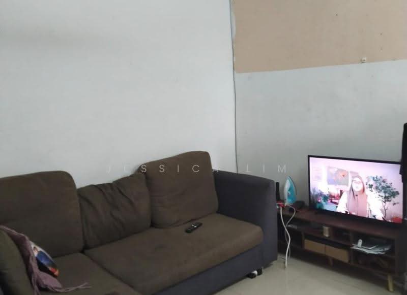 Flat for Sale at Mutiara Magna - Jessica Lim - Living Room - PropertyGuru.com.my