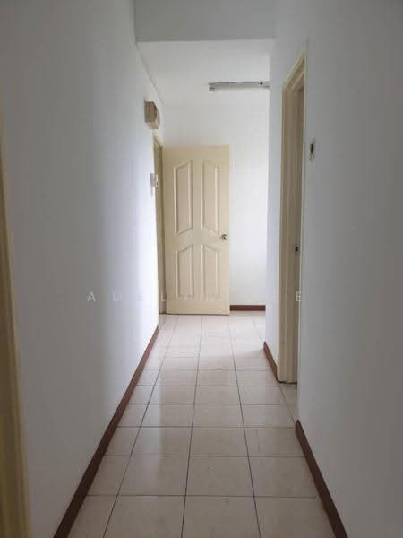 Pangsapuri untuk Dijual di Pangsapuri Jati 2 - Adelyn Lee - Corridor - PropertyGuru.com.my