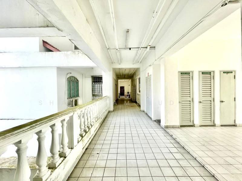Kondominium untuk Dijual di Casa Mila Victoria - Shafiq Amerudin - Corridor - PropertyGuru.com.my