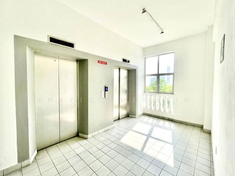 Kondominium untuk Dijual di Casa Mila Victoria - Shafiq Amerudin - Lobby - PropertyGuru.com.my