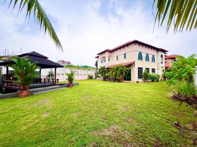 Rumah Berkembar untuk Dijual di Shah Alam (Selangor) - Haslin Saleh - Exterior - PropertyGuru.com.my