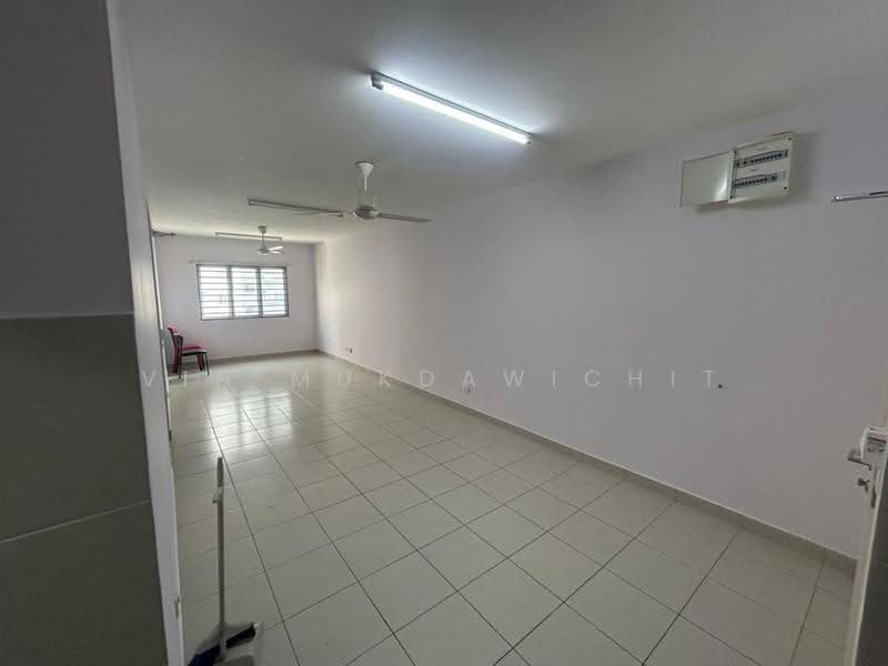 Pangsapuri untuk Disewa di Harmoni @ Eco Majestic - Vin Mukdawichit - Living Room - PropertyGuru.com.my
