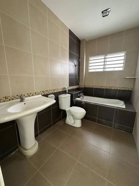 Rumah Teres 2-Tingkat untuk Dijual di Taman Ipoh Timur (Ipoh) - Gary Tang - Bathroom - PropertyGuru.com.my