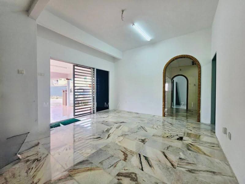 Rumah Berkembar untuk Dijual di Galing (Kuantan) - Mohammad Azizi - Living Room - PropertyGuru.com.my