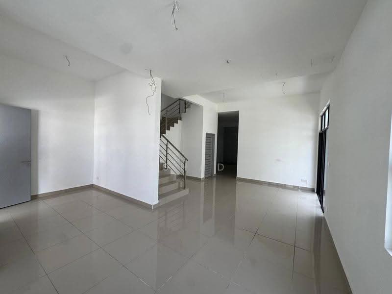 Cluster House for Sale in Taman Pulai Bestari (Skudai) - Arshad . - Living Room - PropertyGuru.com.my