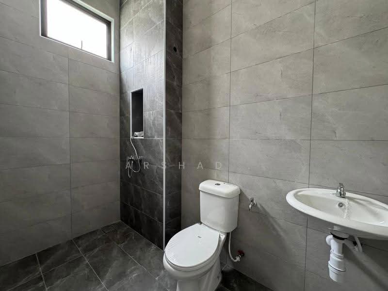 Cluster House for Sale in Taman Pulai Bestari (Skudai) - Arshad . - Bathroom - PropertyGuru.com.my
