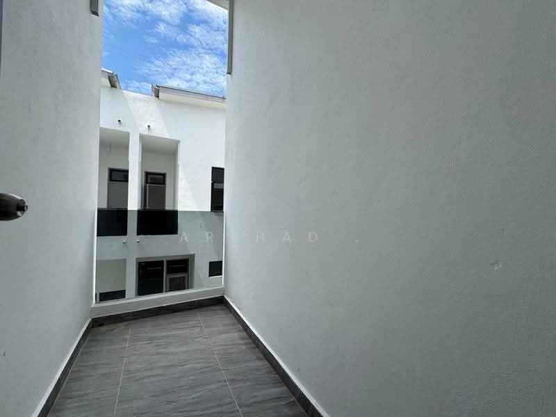 Cluster House for Sale in Taman Pulai Bestari (Skudai) - Arshad . - Exterior - PropertyGuru.com.my