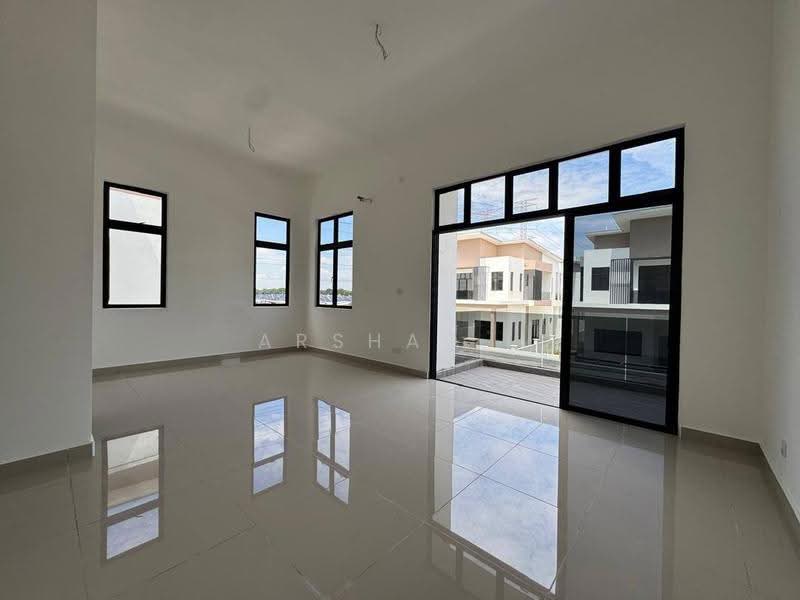 Cluster House for Sale in Taman Pulai Bestari (Skudai) - Arshad . - Living Room - PropertyGuru.com.my