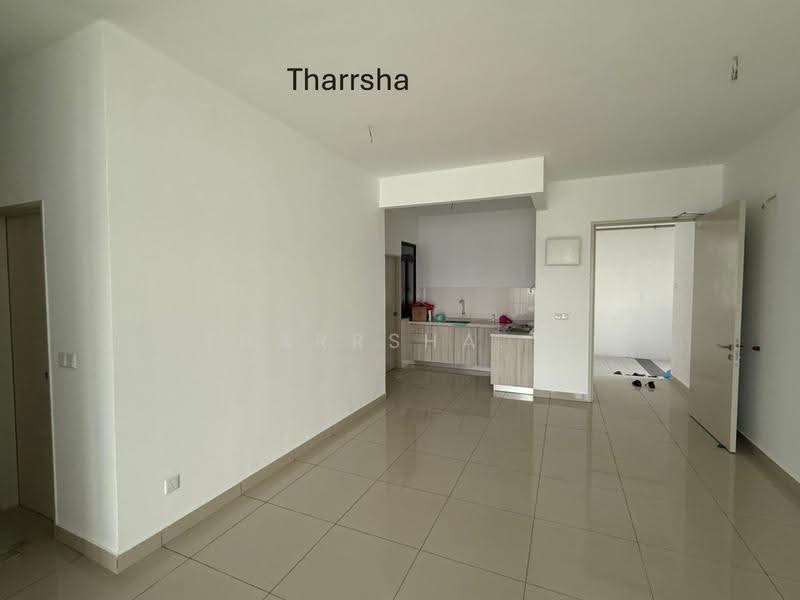Kondominium untuk Dijual di Topaz Residence - Tharrsha. T - Living Room - PropertyGuru.com.my