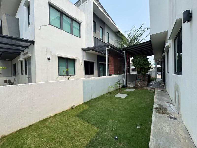Rumah Berkembar untuk Dijual di D'Island (Puchong) - Kelvin Pook - Exterior - PropertyGuru.com.my