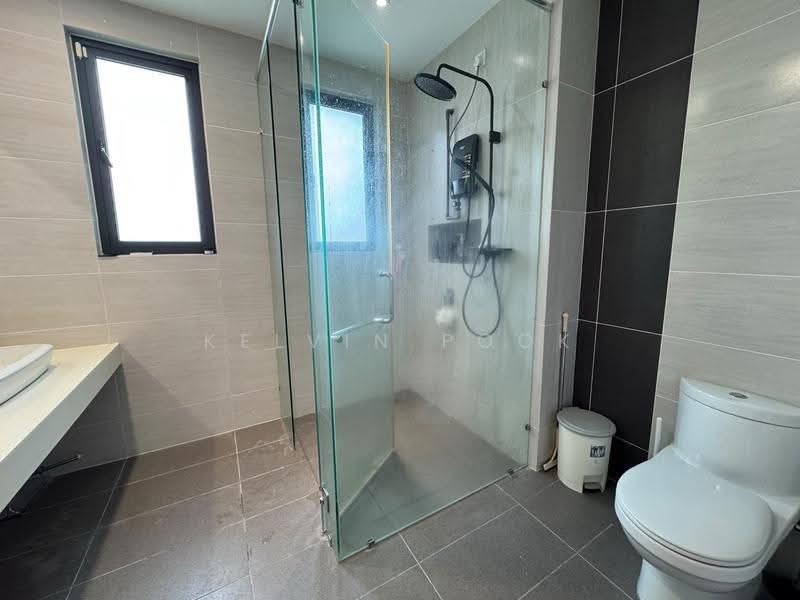 Rumah Berkembar untuk Dijual di D'Island (Puchong) - Kelvin Pook - Bathroom - PropertyGuru.com.my