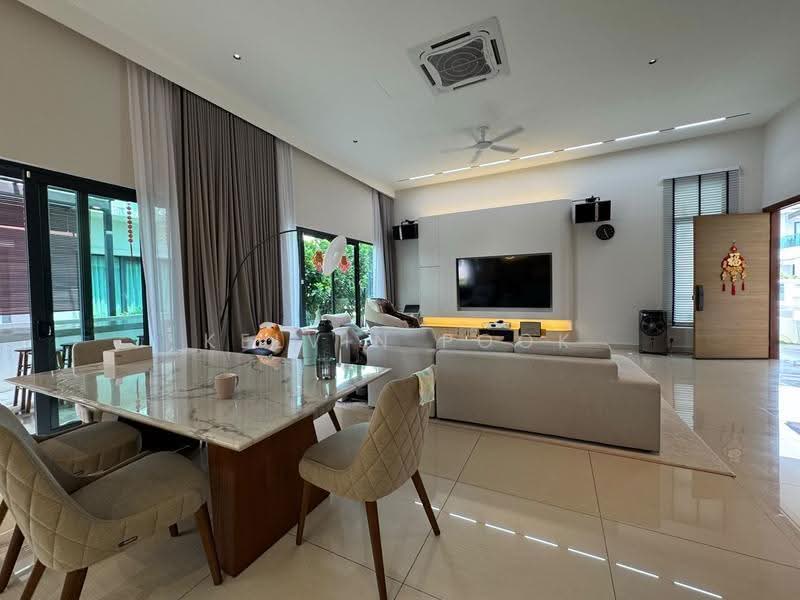 Rumah Berkembar untuk Dijual di D'Island (Puchong) - Kelvin Pook - Living Room - PropertyGuru.com.my