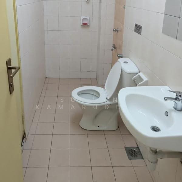 Rumah Teres 2-Tingkat untuk Disewa di Denai Alam (Shah Alam) - Sufian Kamaruddin - Bathroom - PropertyGuru.com.my
