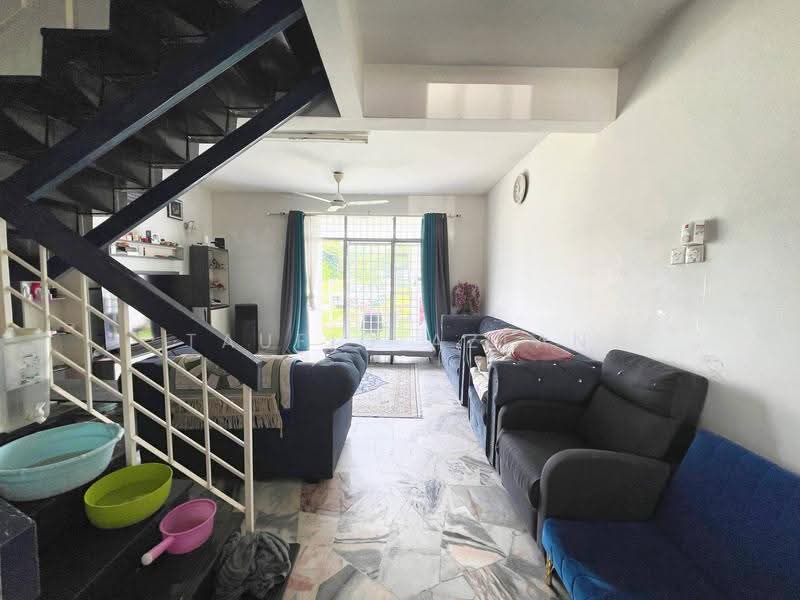 2-storey Terraced House for Sale in Ampang Jaya (Ampang) - Taufiq Azlan - Living Room - PropertyGuru.com.my