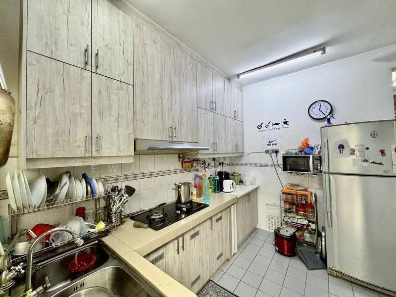 2-storey Terraced House for Sale in Putra Heights (Subang Jaya) - Ewat Khairul - Kitchen - PropertyGuru.com.my