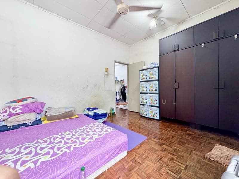 2-storey Terraced House for Sale in Putra Heights (Subang Jaya) - Ewat Khairul - Bedroom - PropertyGuru.com.my