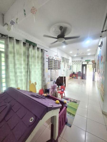 1-storey Terraced House for Sale in Taman Semenyih Permai (Semenyih) - Azli Ibrahim - Corridor - PropertyGuru.com.my