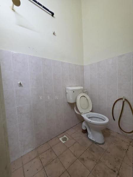 Shop for Sale in Taman Orkid (Cheras) - Ken Lew - Bathroom - PropertyGuru.com.my