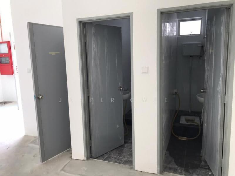 Semi-D Factory for Rent in Iskandar Puteri (Nusajaya) (Johor) - Jasper Gwee - Bathroom - PropertyGuru.com.my